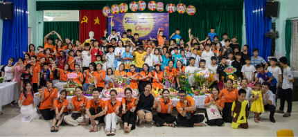 Sinh viên Trường Đại học FPT Quy Nhơn mang Trung thu đến với làng trẻ em SOS Bình Định